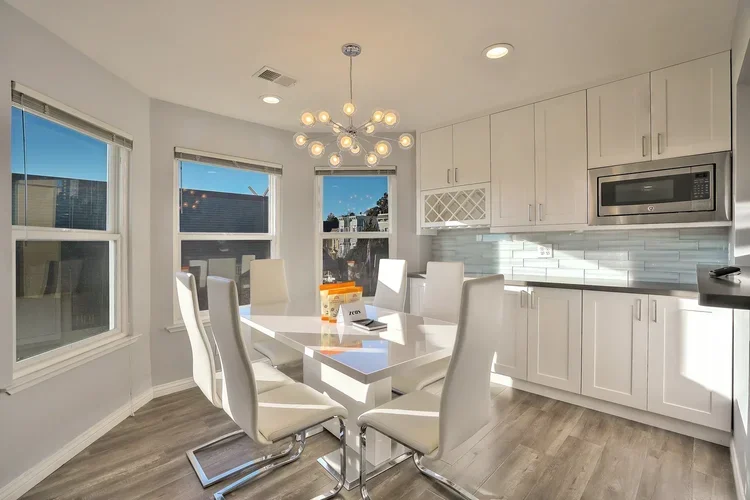 Dining+room+windows+bar+angle.webp
