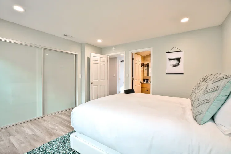 Master+Bedroom+with+Bath+door.webp