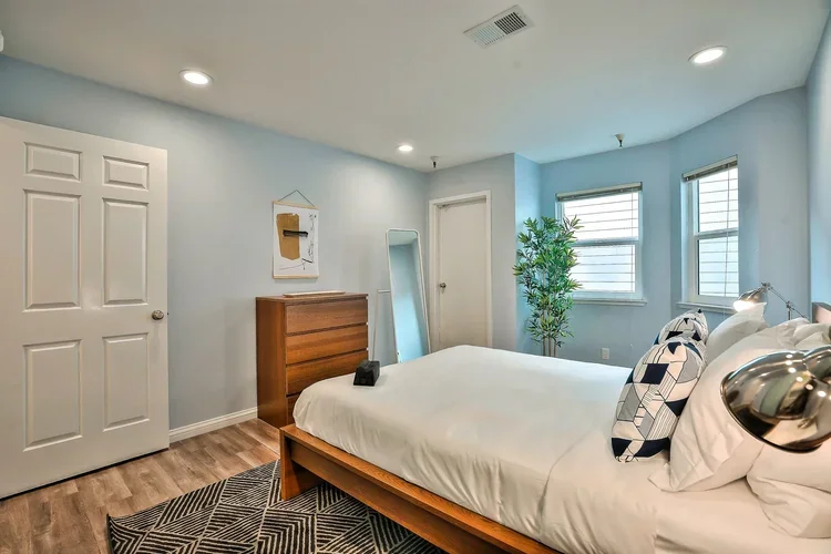Second+bedroom+from+back+of+bed.webp