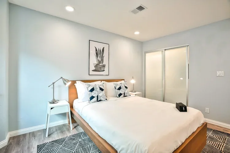 Second+bedroom+with+closet.webp