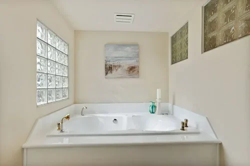 437CampbellAve-20.webp