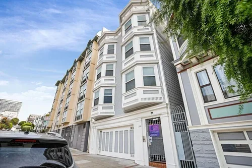 1740LagunaStunit401-2.webp