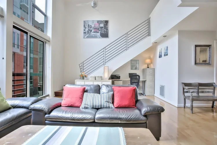 06_f8_49_Zoe_Street_3_082018_006_mls.webp