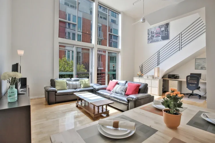 12_f8_49_Zoe_Street_3_082018_012_mls.webp