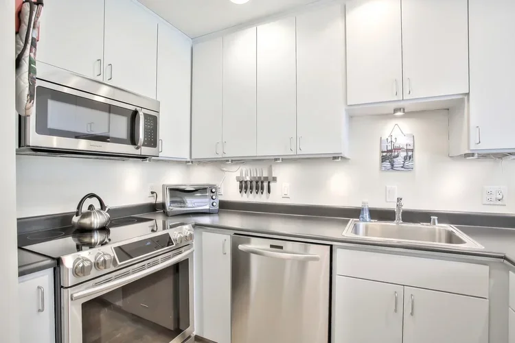 16_f8_49_Zoe_Street_3_082018_016_mls.webp