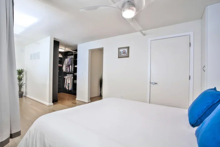 24_f8_49_Zoe_Street_3_082018_024_mls.webp
