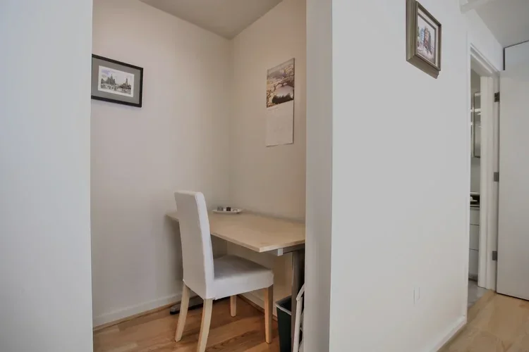 22_f8_49_Zoe_Street_3_082018_022_mls.webp