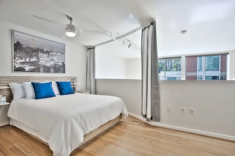 23_f8_49_Zoe_Street_3_082018_023_mls.webp