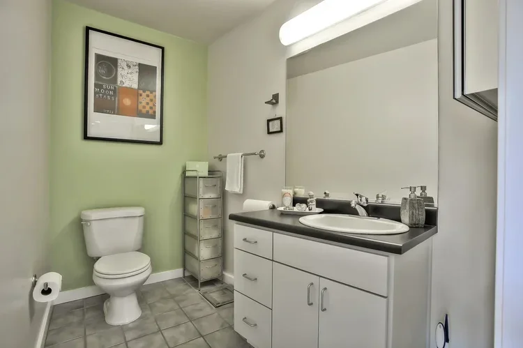 28_f8_49_Zoe_Street_3_082018_028_mls.webp