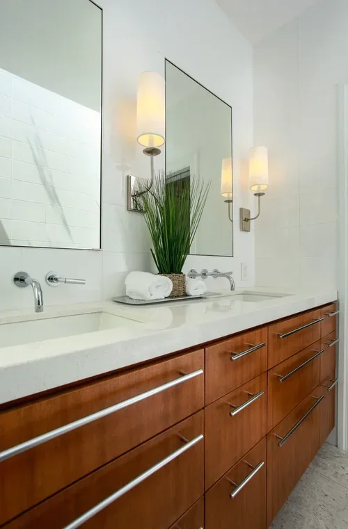 1778+Beach+St+San+Francisco+CA-print-023-22-Bathroom-2300x3500-300dpi.webp