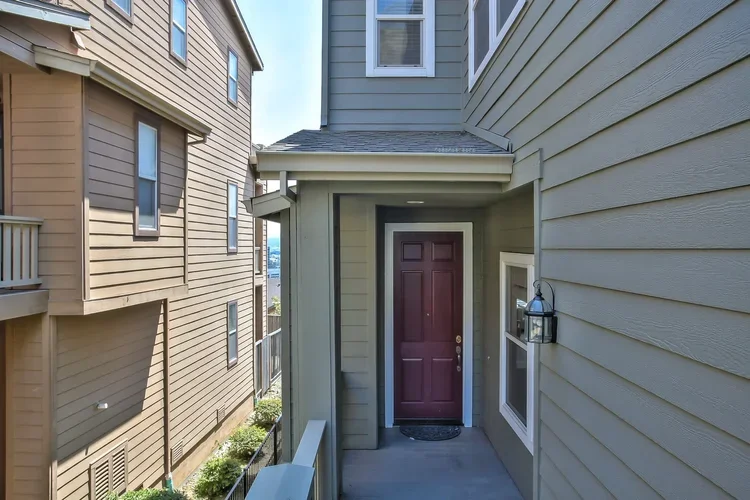06_f89_Mandalay_Lane_08102018_006_mls.webp