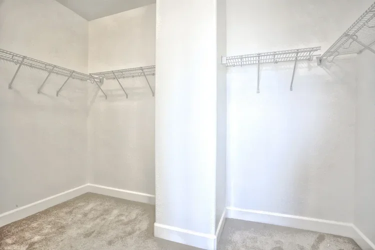 24_f89_Mandalay_Lane_08102018_024_mls.webp