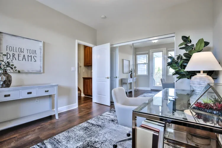 34_f89_Mandalay_Lane_08102018_034_mls.webp