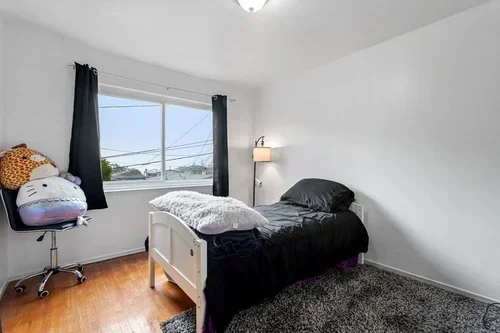 183CameliaDr-18.webp