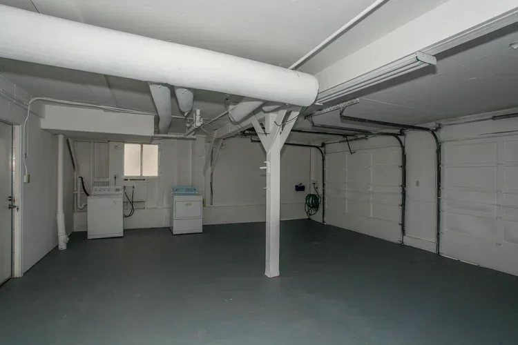 61+Norwood+Ave+Daly+City+CA-large-027-24-Garage-1500x1000-72dpi.webp