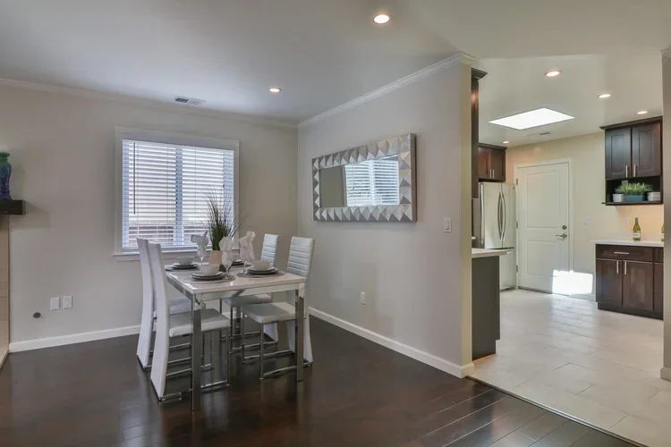 40+Escanyo+Dr+South+San-large-008-3-Dining+Room-1500x1000-72dpi.webp