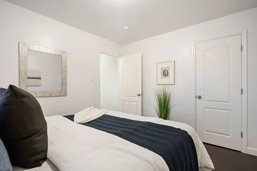 3671ElstonSt-18.webp