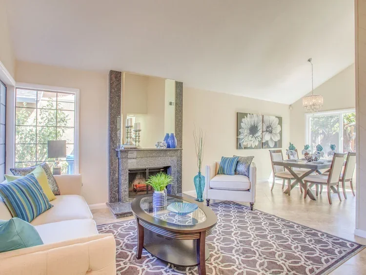 4620+Kelso+St+Union+City+CA-MLS_Size-003-12-Living+Room-1280x960-72dpi.webp