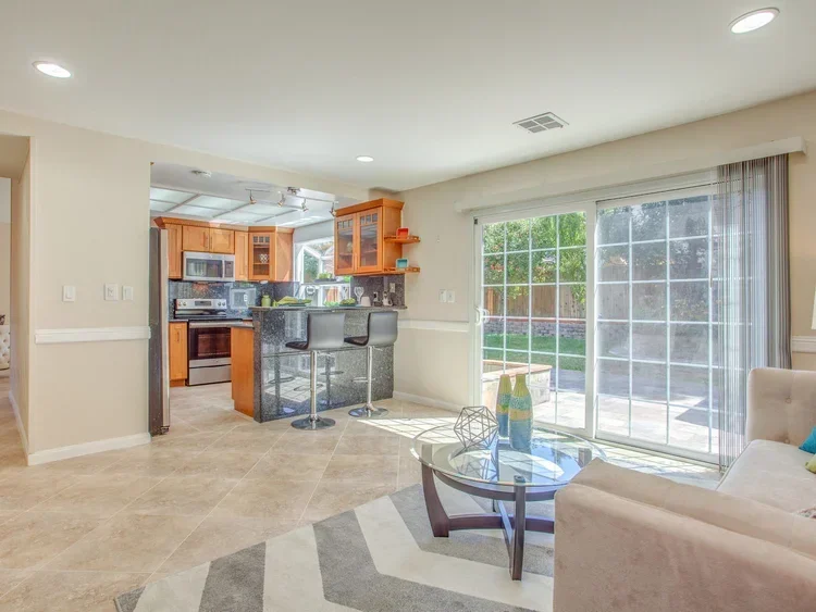 4620+Kelso+St+Union+City+CA-MLS_Size-013-1-Family+Room-1280x960-72dpi.webp