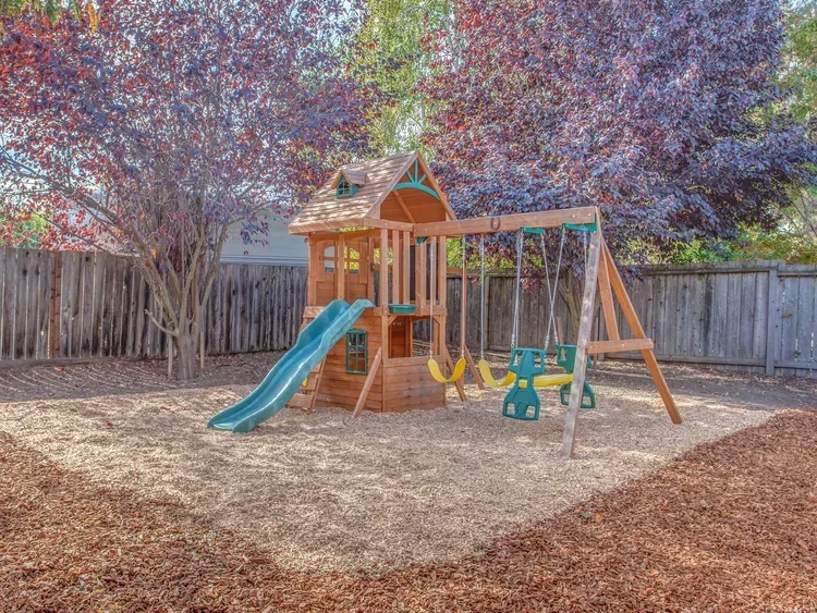 4026+Salem+St+Concord+CA+94521-MLS_Size-029-36-Back+Yard-1280x960-72dpi.webp