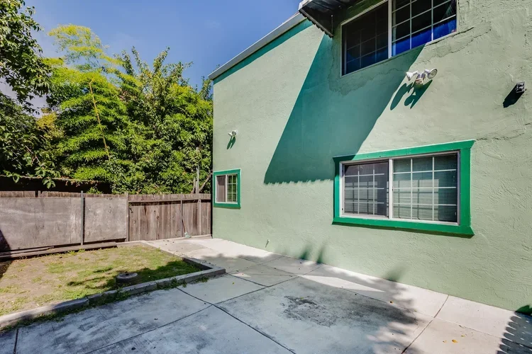 6d5439b5-0bce-4473-b016-68aea19fe5f8.webp