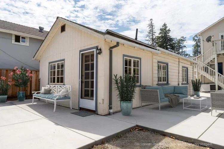 736 Linden Ave (Guest House)
