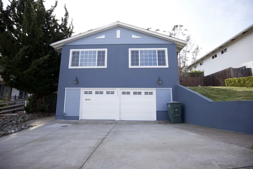 2921 Fleetwood Dr