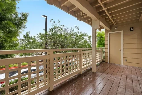 303OakCourt-25.webp