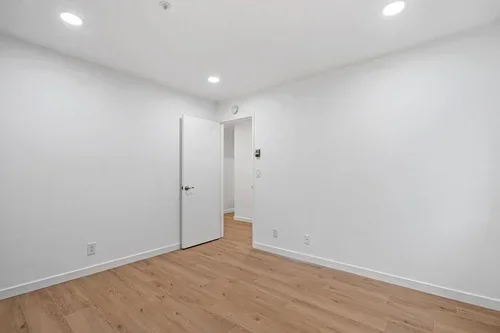 303OakCourt-23.webp