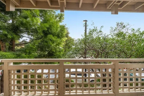 303OakCourt-27.webp