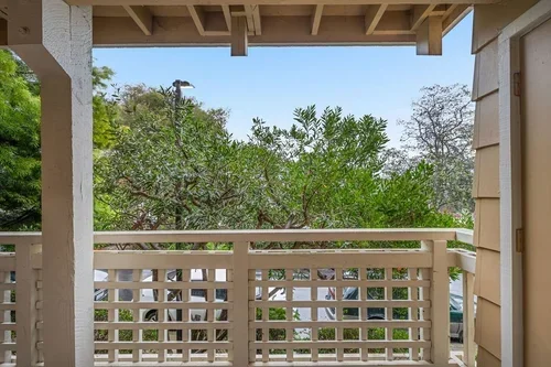 303OakCourt-28.webp