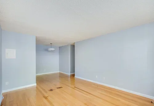 413%20Piccadilly%20Pl%20unit%209-1.webp