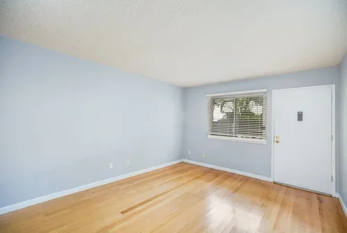413%20Piccadilly%20Pl%20unit%209-2.webp