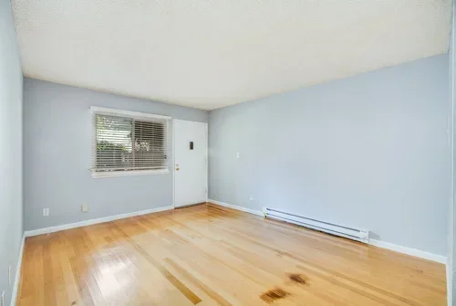 413%20Piccadilly%20Pl%20unit%209-3.webp