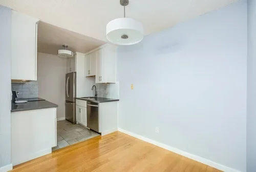 413%20Piccadilly%20Pl%20unit%209-5.webp