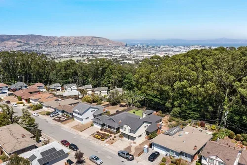2265TrentonDr-20.webp