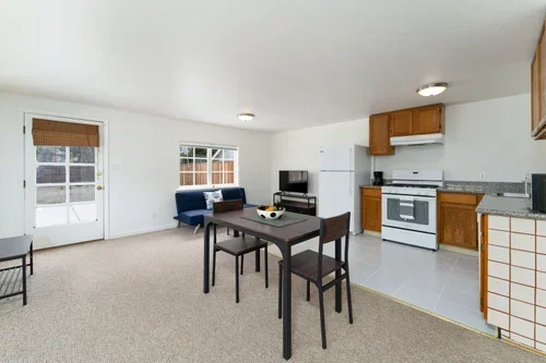 04_736_Linden_Burlingame_004_mls.webp