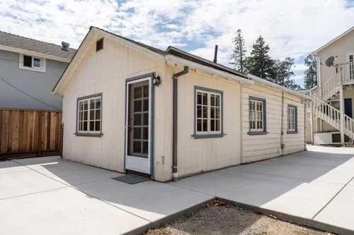 43_736_Linden_Burlingame_043_mls.webp
