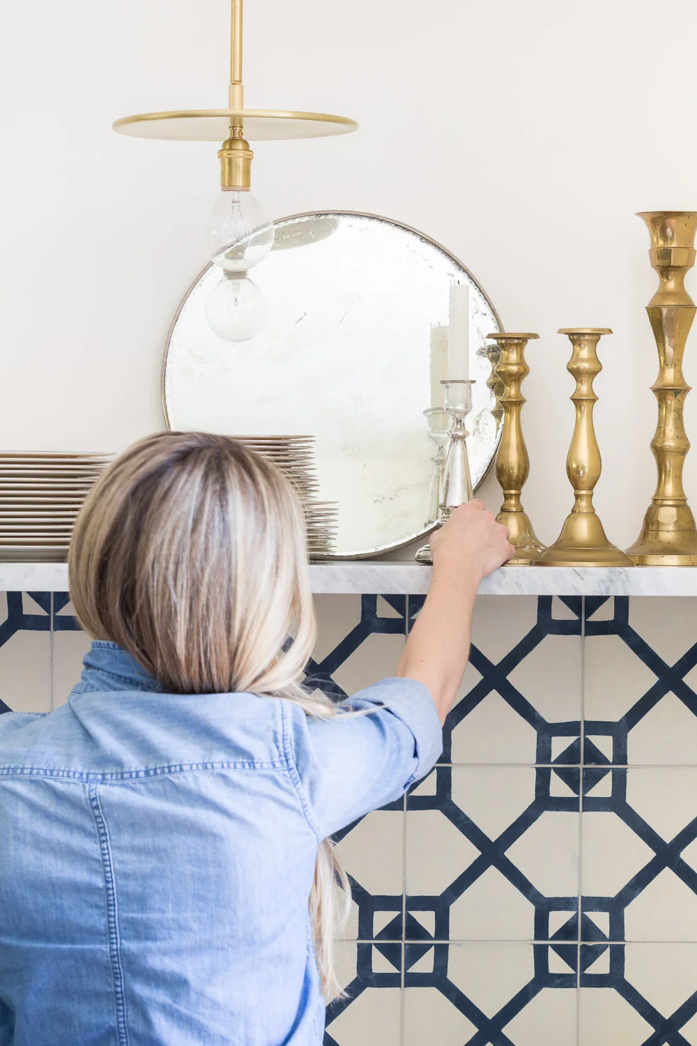 Alyssa Rosenheck's Expert Styling Tips for a light bright white space with Purewow and Design Katie Hackworth