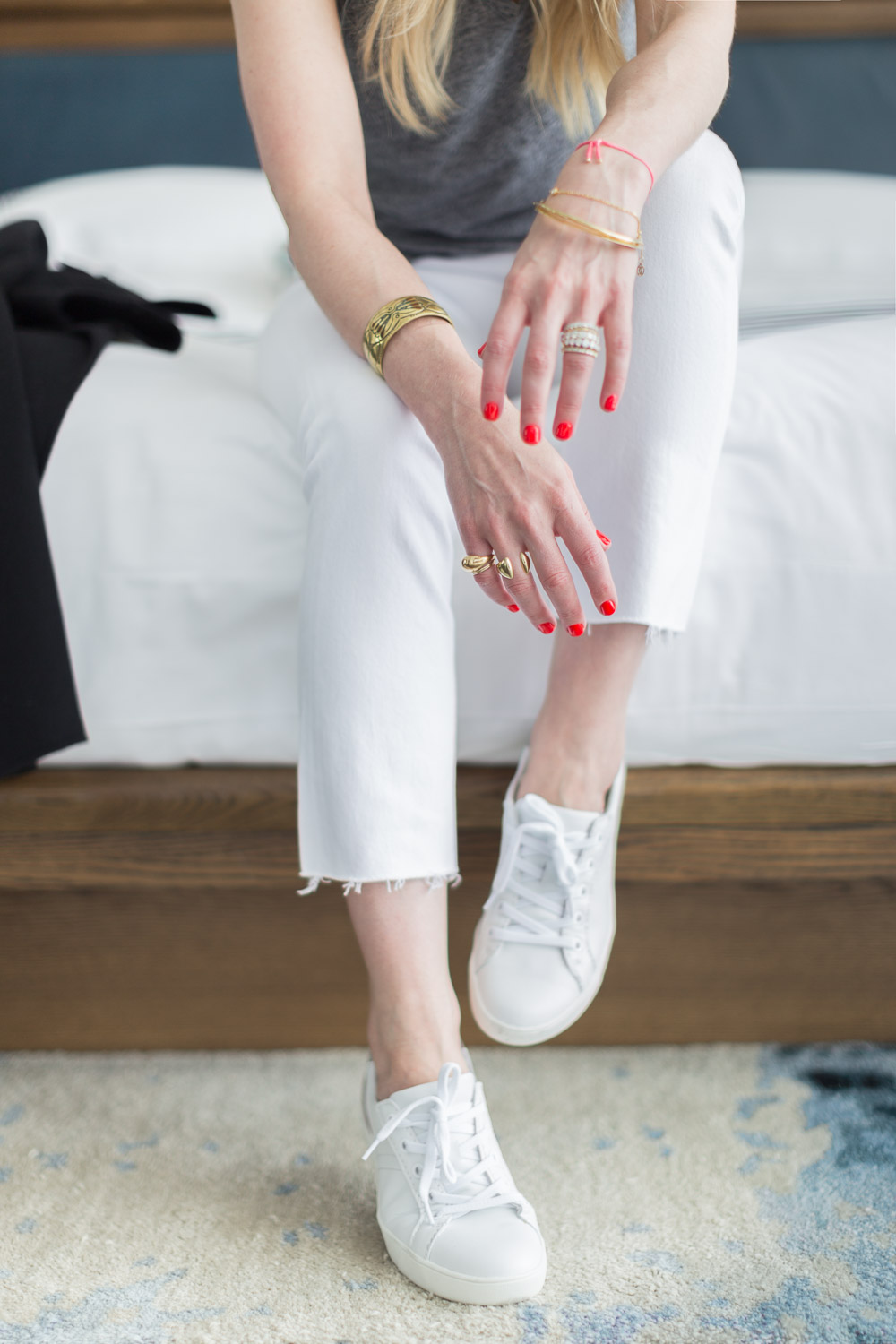 Alyssa Rosenheck The New Southern with Naturalizer - Speaker, Photographer, Cancer Survivor, lifestyle expert National Campaign in Nashville TN - Fall Travel Look  - White Jeans