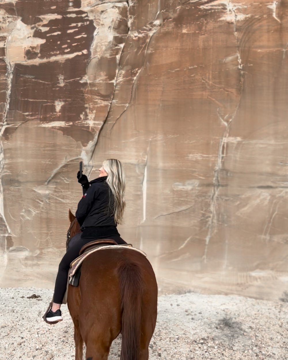 ©AlyssaRosenheck2022 Alyssa Rosenheck at Amangiri in Utah Author of The New Southern