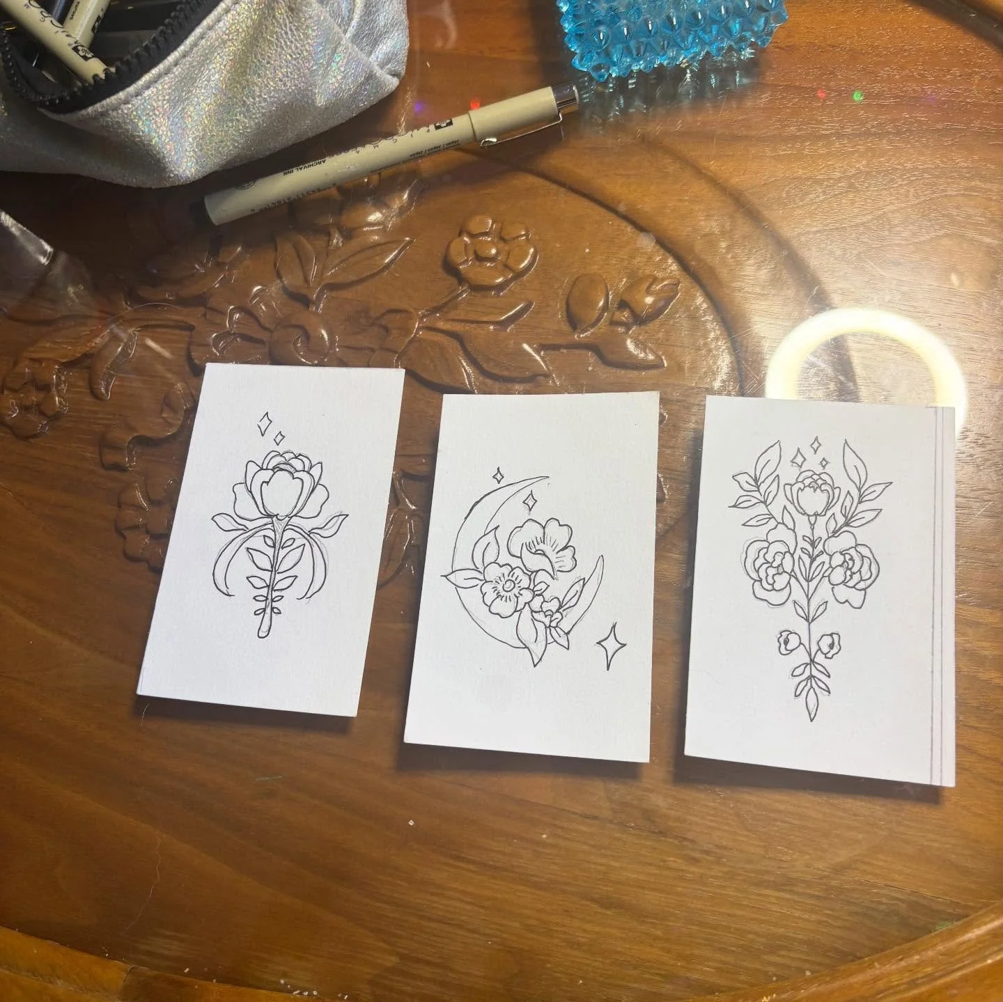 Having some fun w watercolors!✨💦🌸🌺
-
#illustration #illustrations #drawings #flower #flowerart