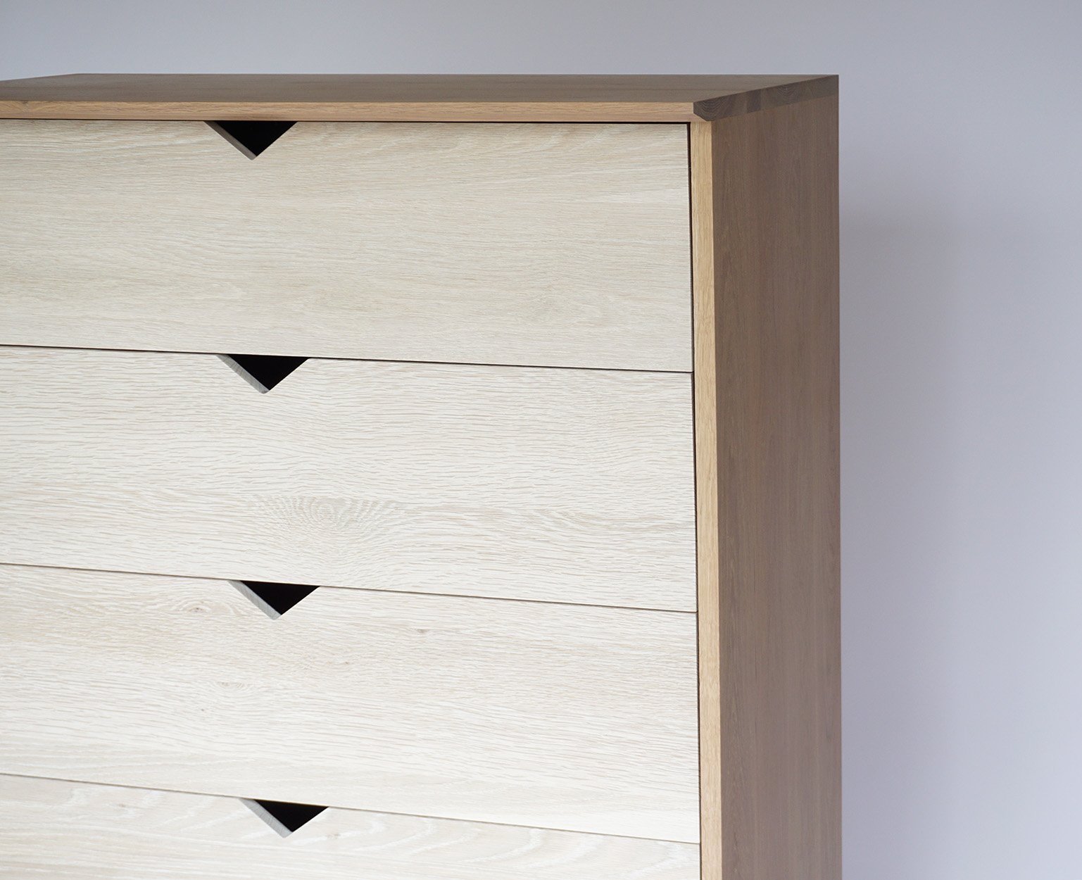 PHOEBE CHEST OF DRAWERS