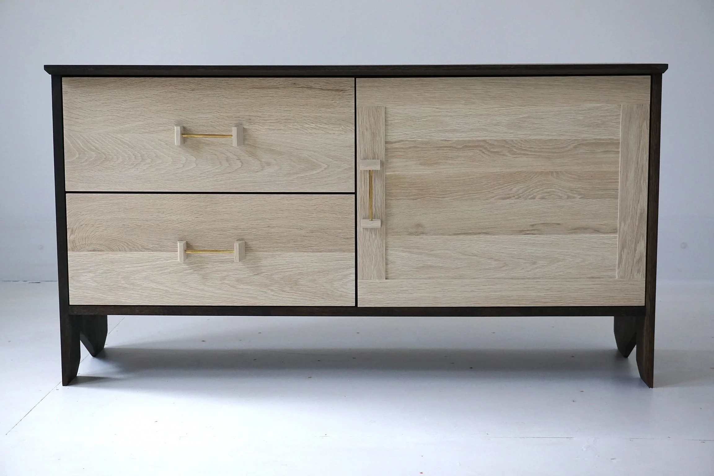 PHOEBE CREDENZA