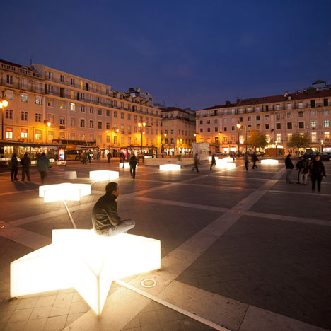 dezeen_Lisbon-Christmas-Lights-by-Pedro-Sottomayor-José-Adrião-and-ADOC-1.jpg