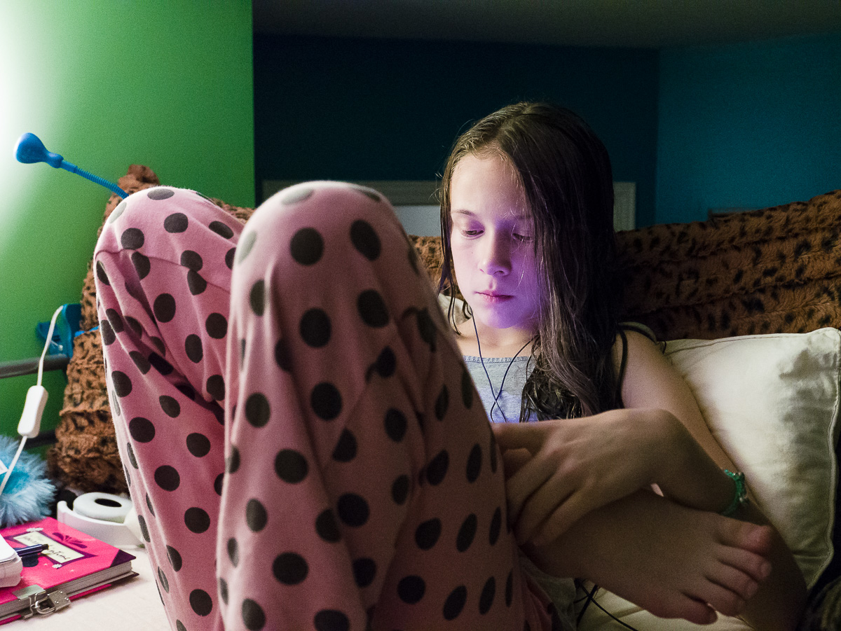 ISO 5000, 20mm f/2.5 at 1/40s