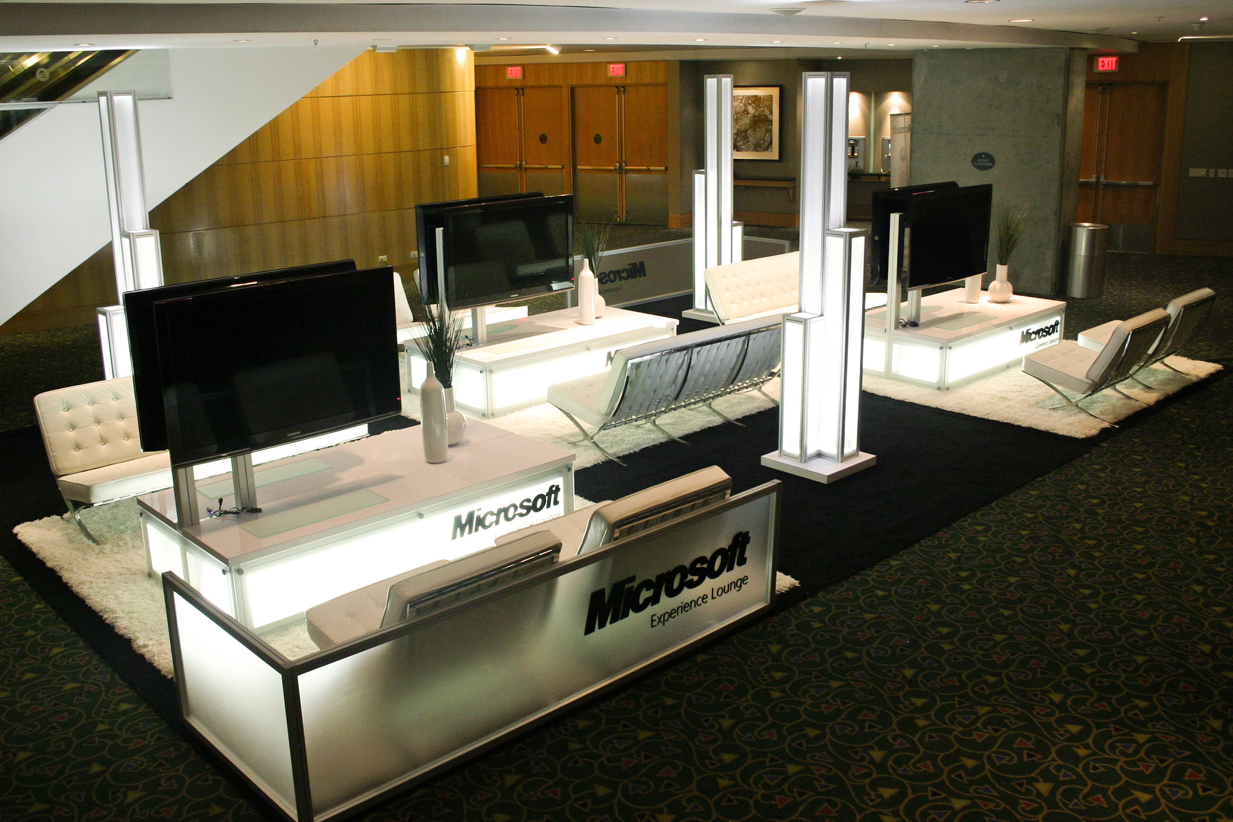 Built with modular Octanorm exhibit material, the Microsoft Lounge is scalable and flexible for any event or booth size
