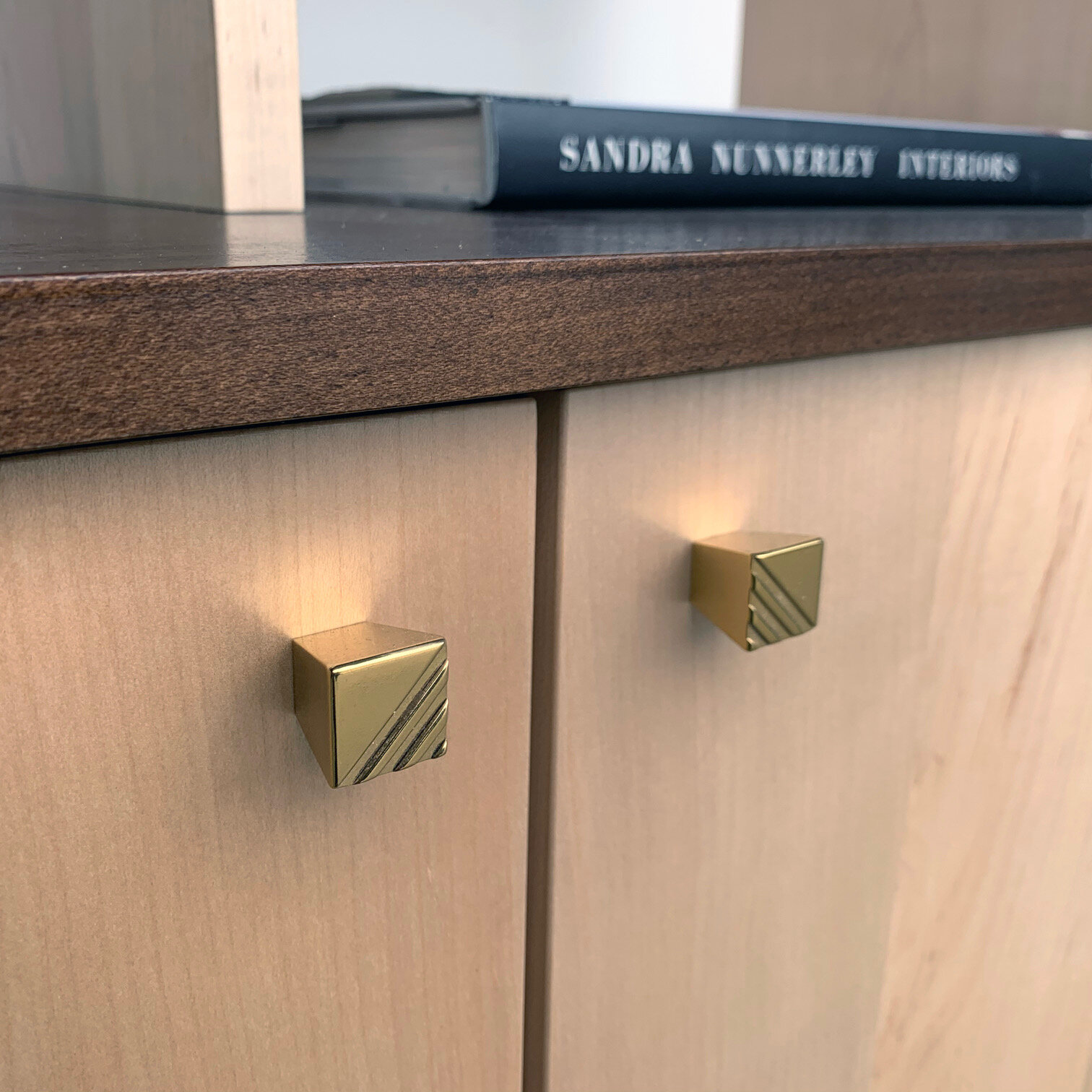 STor cabinet - small Pyr knobs-2.JPG