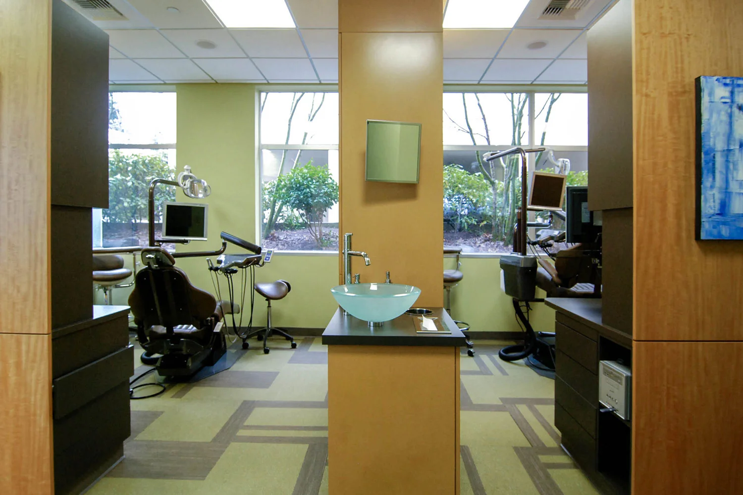 BUILD-LLC-Dentiste-Patient-Rooms-01.jpg