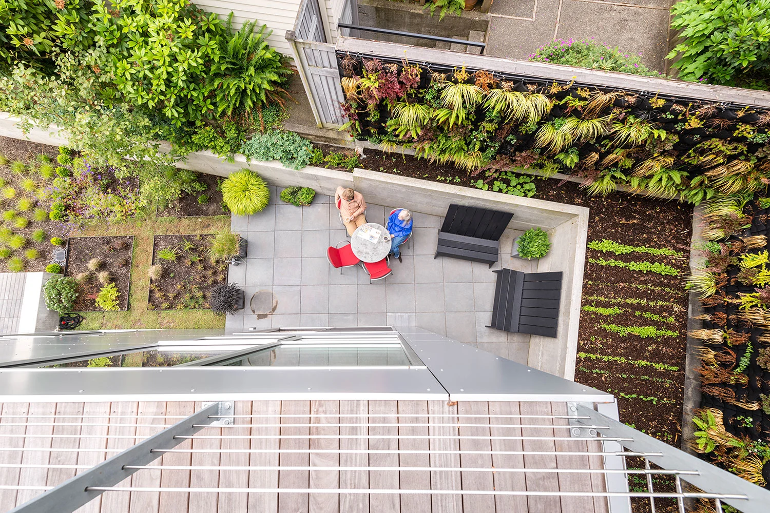 BUILD-LLC-CSH2016-Ext-Terrace-07#.jpg